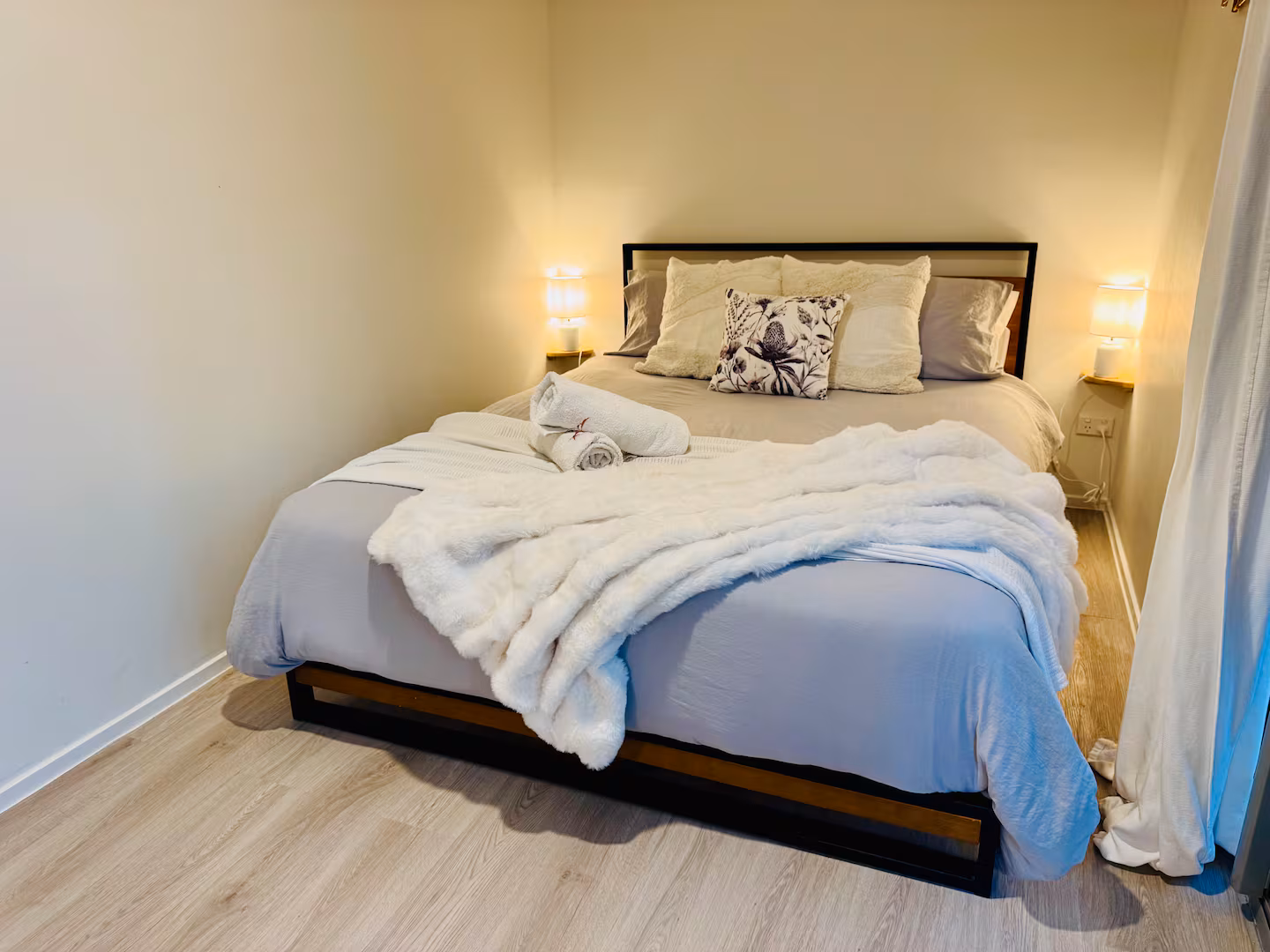 Luxury queen bed accommodation